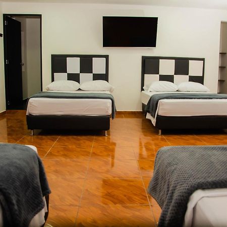 Casa Hotel Los Arboles เบลโญ ภายนอก รูปภาพ