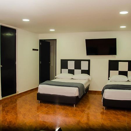 Casa Hotel Los Arboles เบลโญ ภายนอก รูปภาพ
