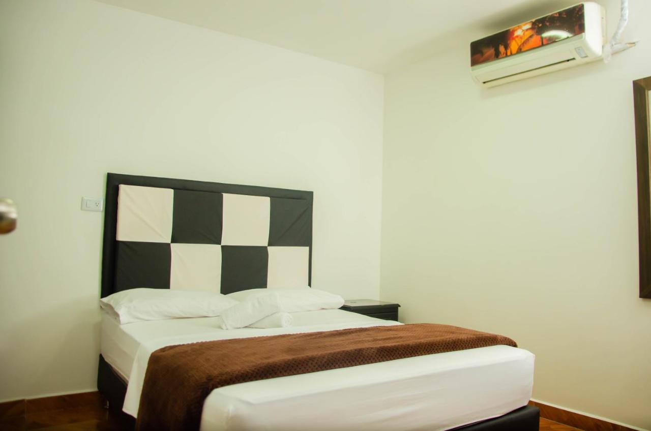 Casa Hotel Los Arboles เบลโญ ภายนอก รูปภาพ