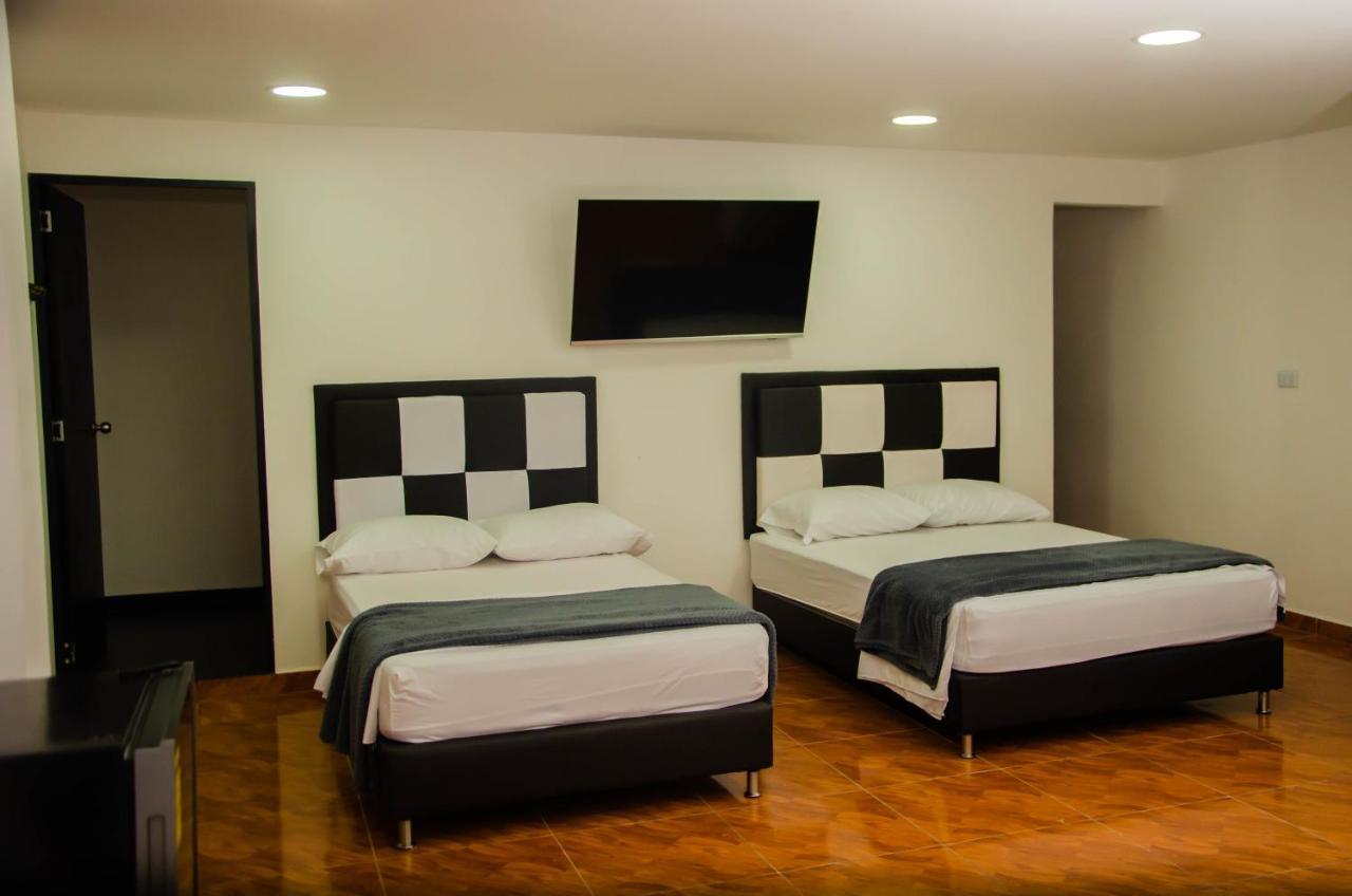 Casa Hotel Los Arboles เบลโญ ภายนอก รูปภาพ