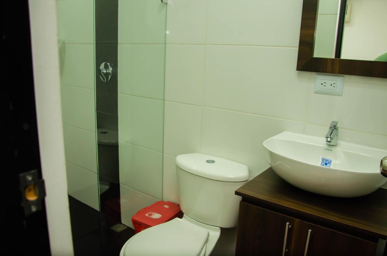 Casa Hotel Los Arboles เบลโญ ภายนอก รูปภาพ