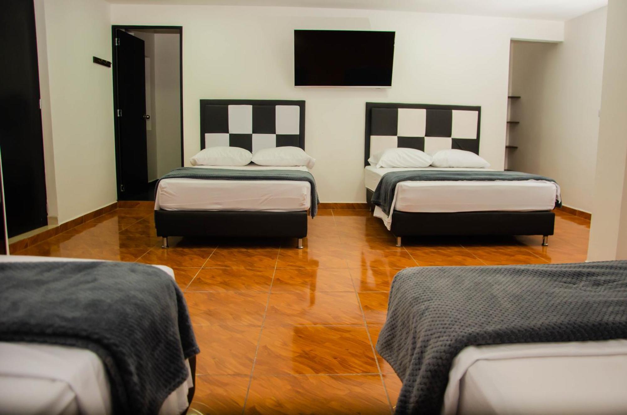 Casa Hotel Los Arboles เบลโญ ภายนอก รูปภาพ