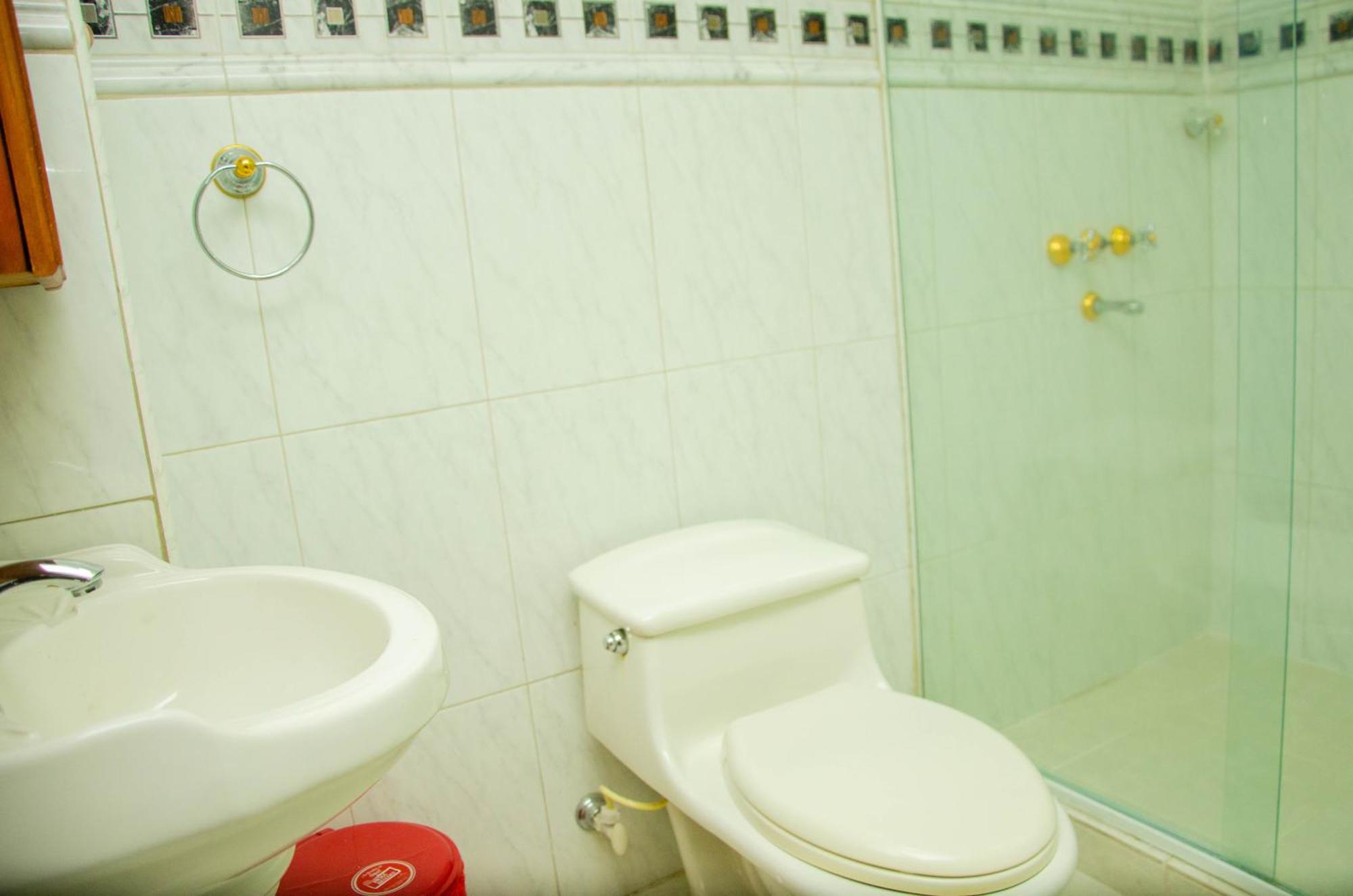 Casa Hotel Los Arboles เบลโญ ภายนอก รูปภาพ