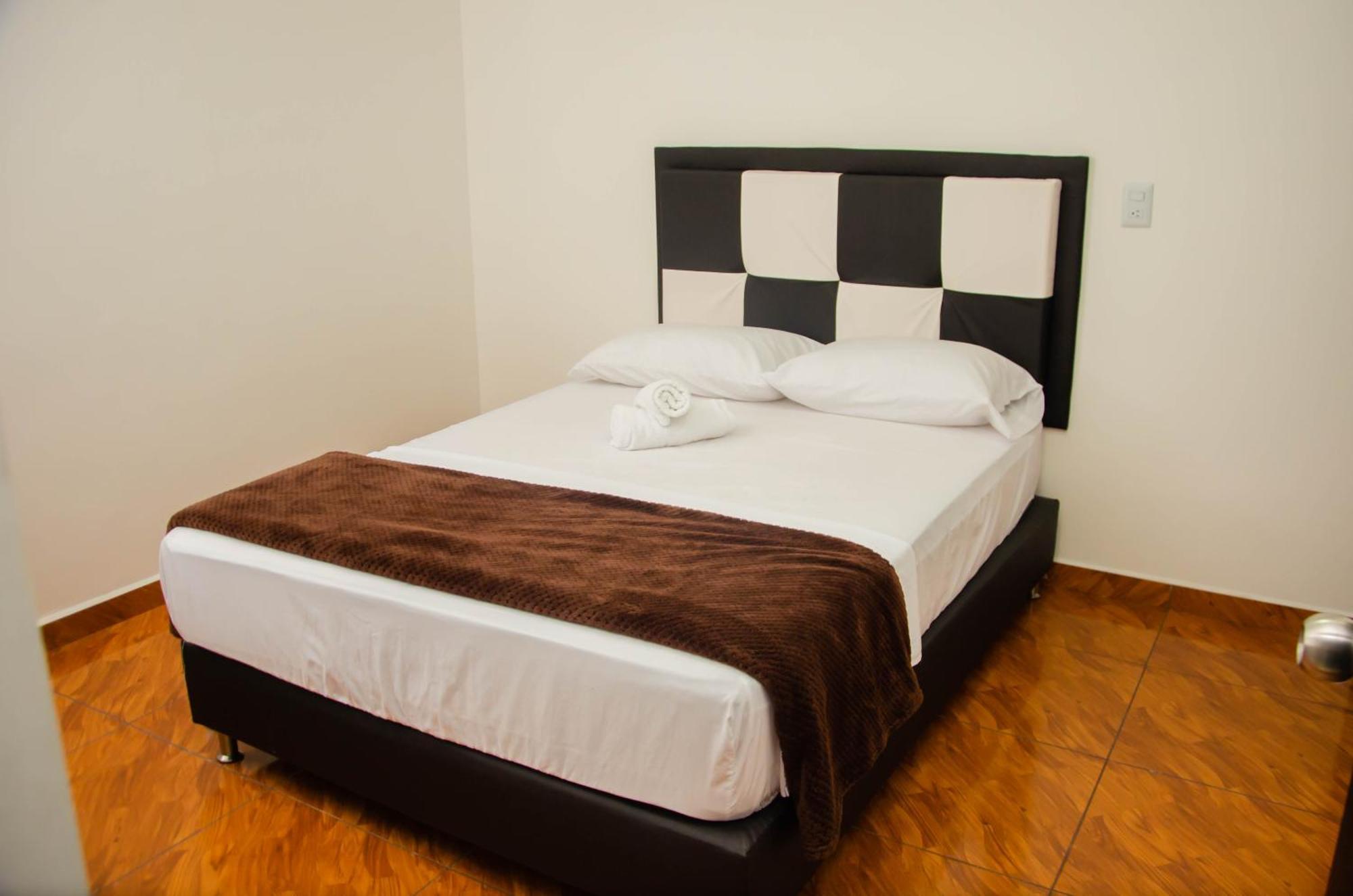 Casa Hotel Los Arboles เบลโญ ภายนอก รูปภาพ